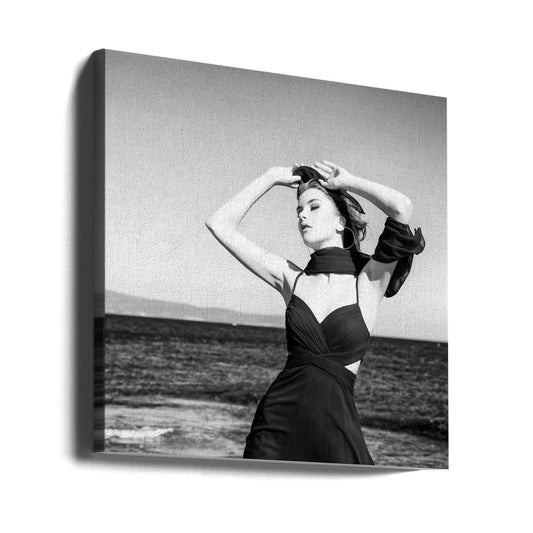 Model by Metin OTU — gallery-wrapped canvas angled view